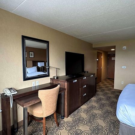 Doubletree By Hilton Bay City - Riverfront المظهر الخارجي الصورة