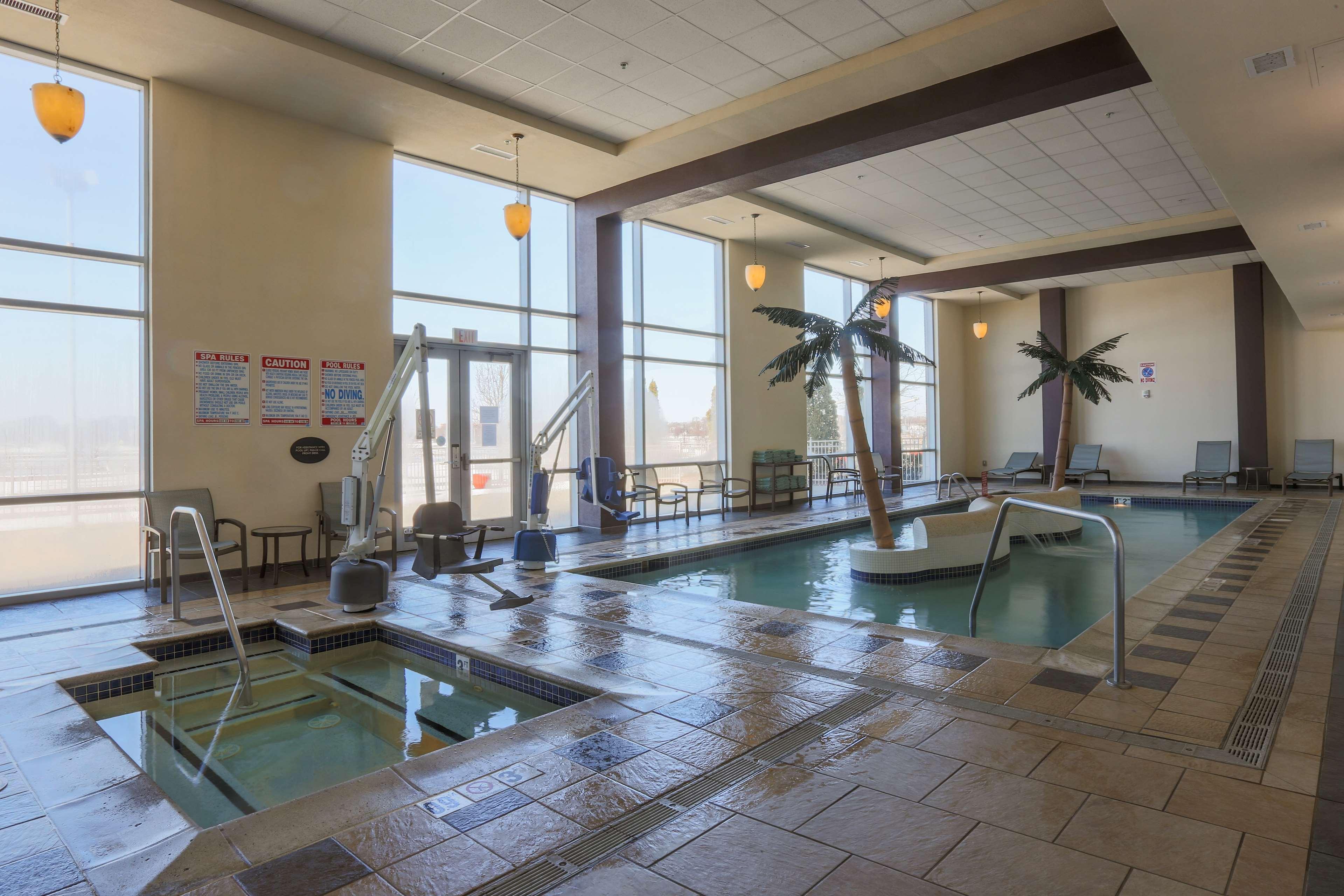 Doubletree By Hilton Bay City - Riverfront المظهر الخارجي الصورة