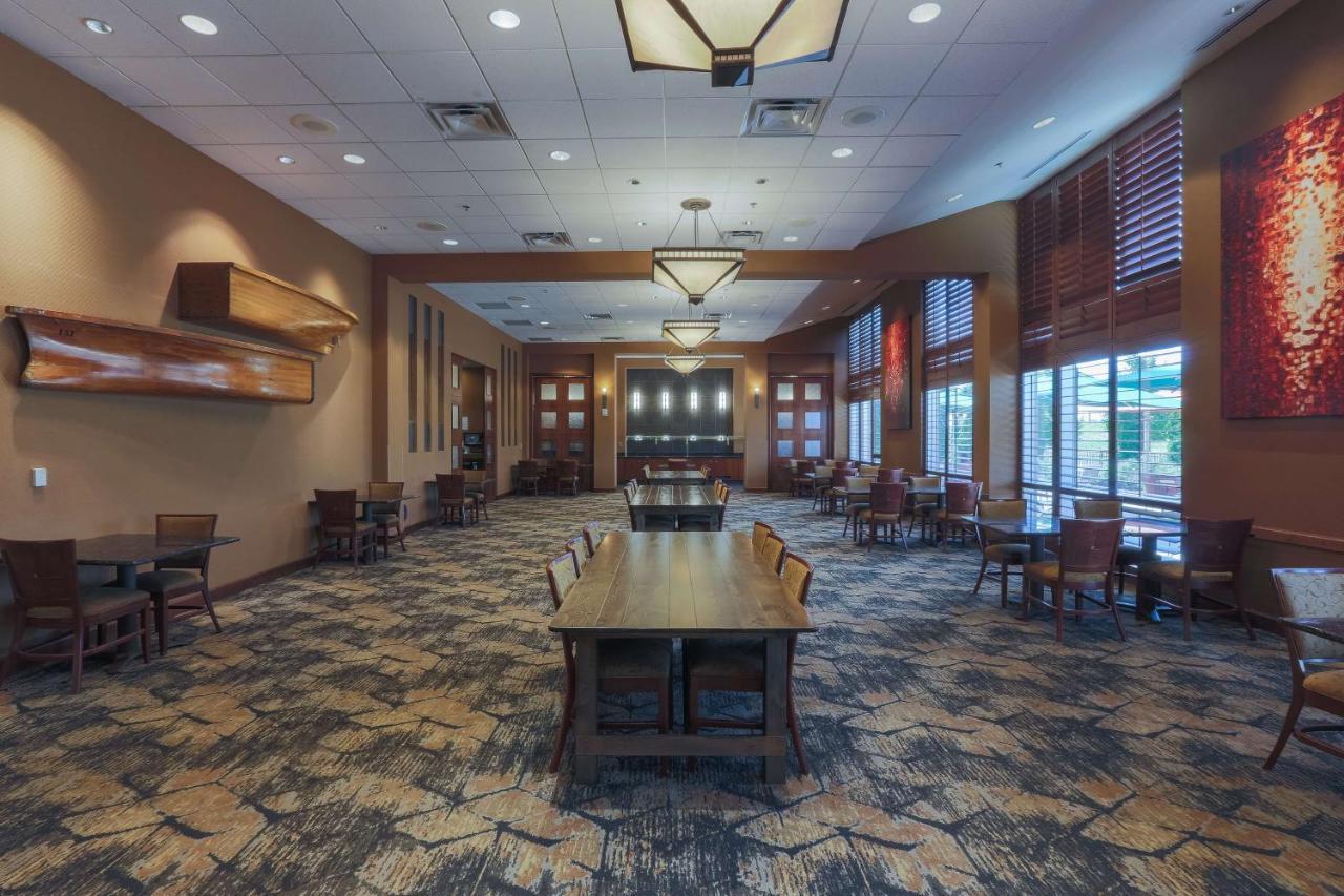 Doubletree By Hilton Bay City - Riverfront المظهر الخارجي الصورة