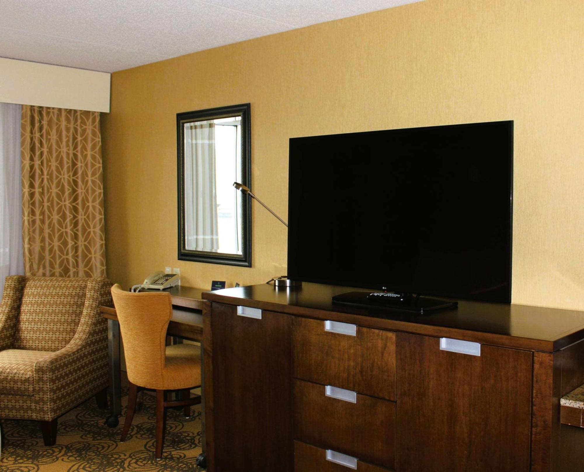 Doubletree By Hilton Bay City - Riverfront المظهر الخارجي الصورة