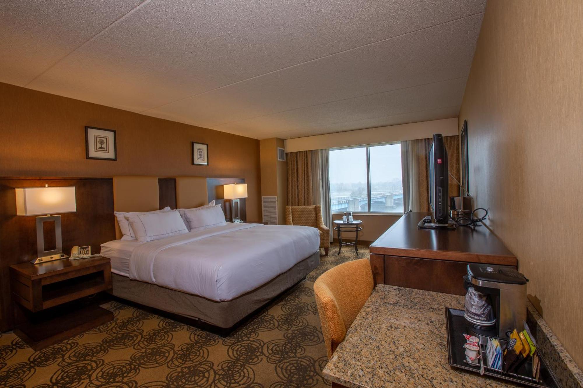 Doubletree By Hilton Bay City - Riverfront المظهر الخارجي الصورة
