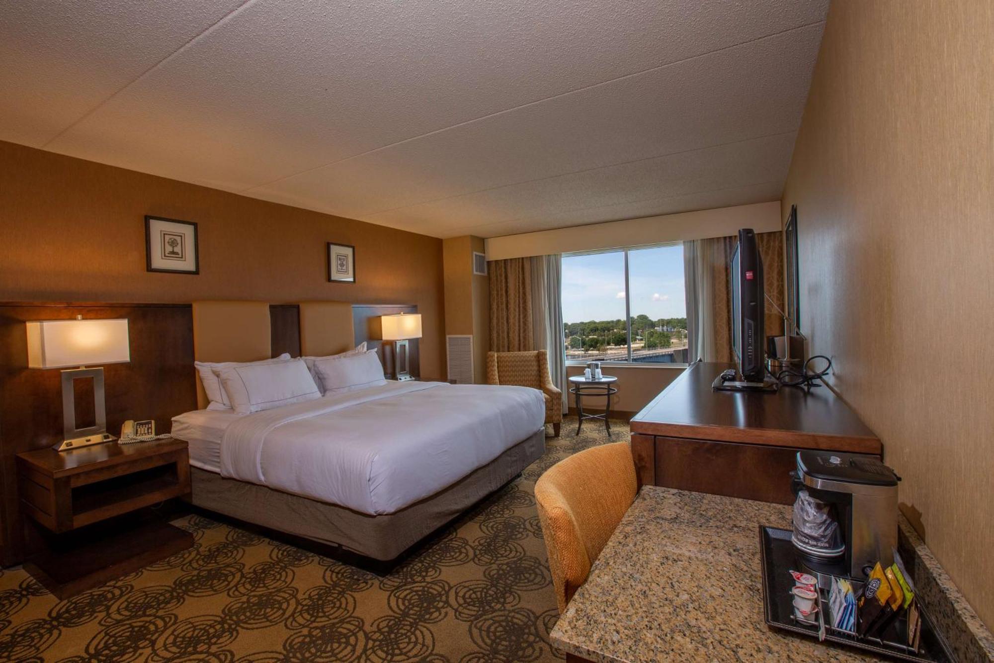 Doubletree By Hilton Bay City - Riverfront المظهر الخارجي الصورة