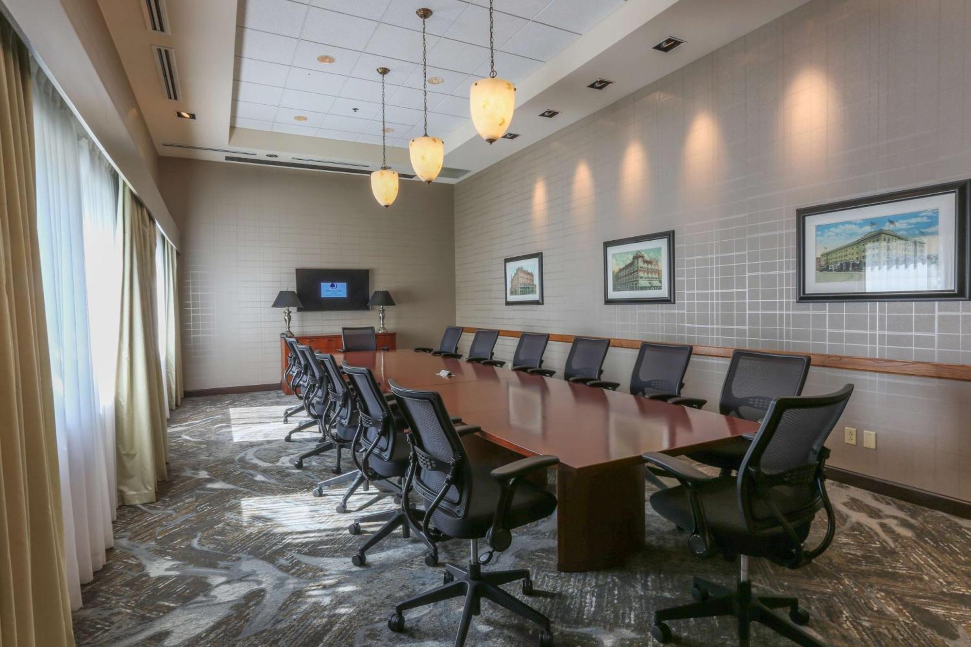 Doubletree By Hilton Bay City - Riverfront المظهر الخارجي الصورة
