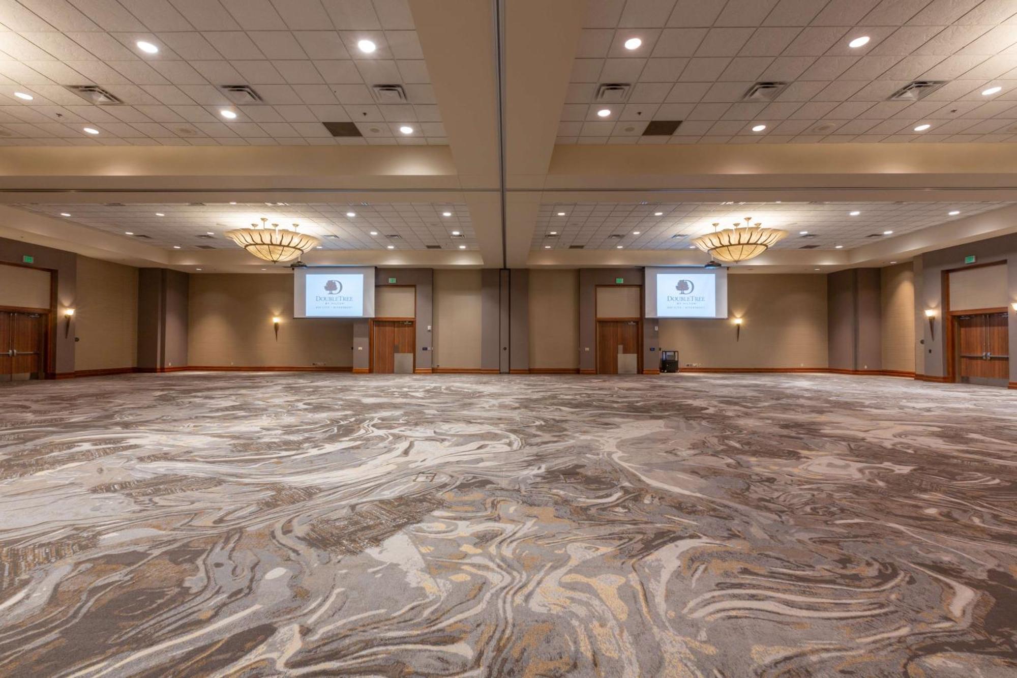 Doubletree By Hilton Bay City - Riverfront المظهر الخارجي الصورة