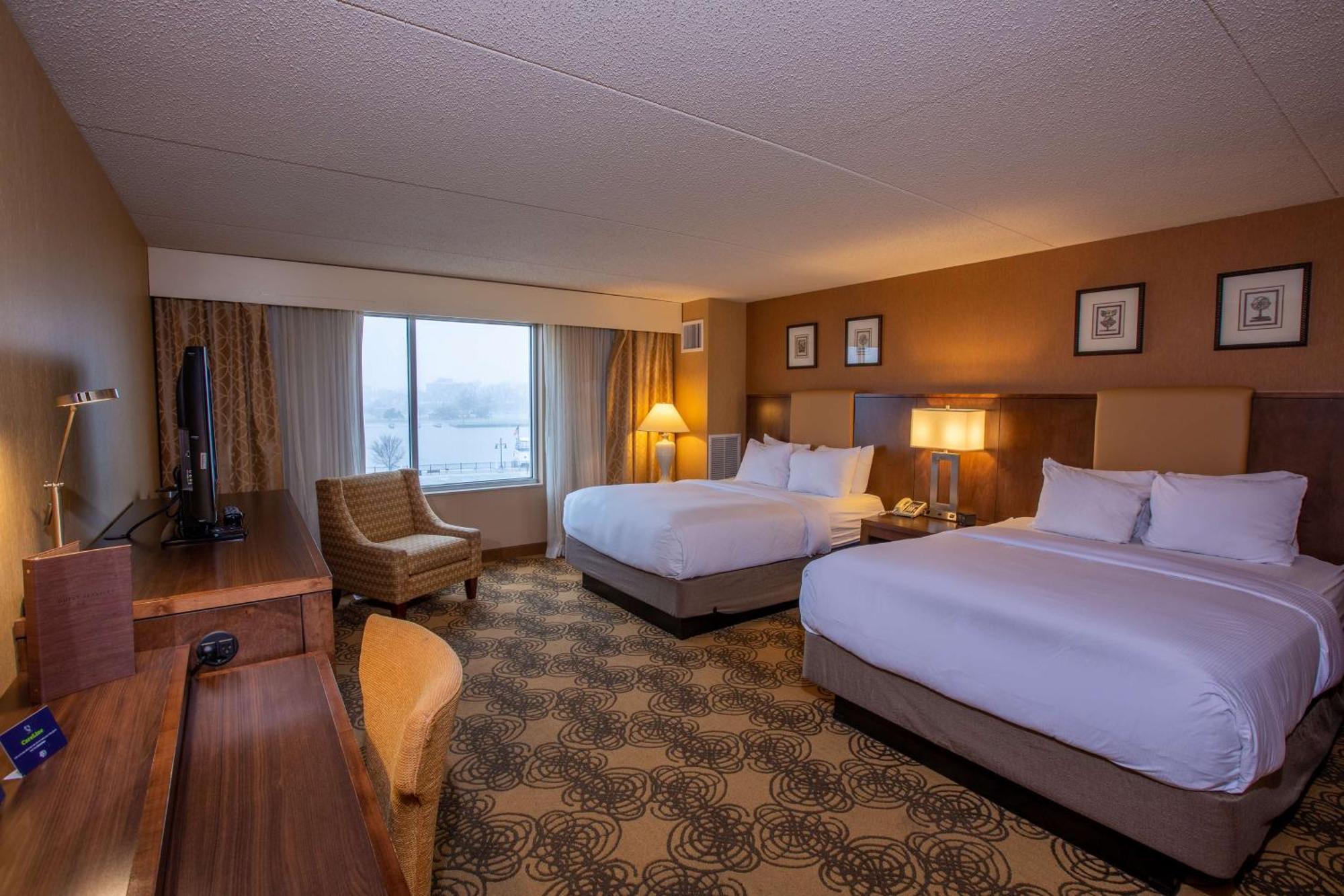 Doubletree By Hilton Bay City - Riverfront المظهر الخارجي الصورة