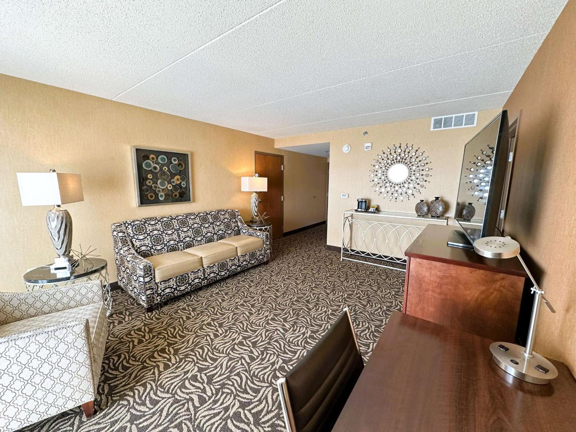 Doubletree By Hilton Bay City - Riverfront المظهر الخارجي الصورة