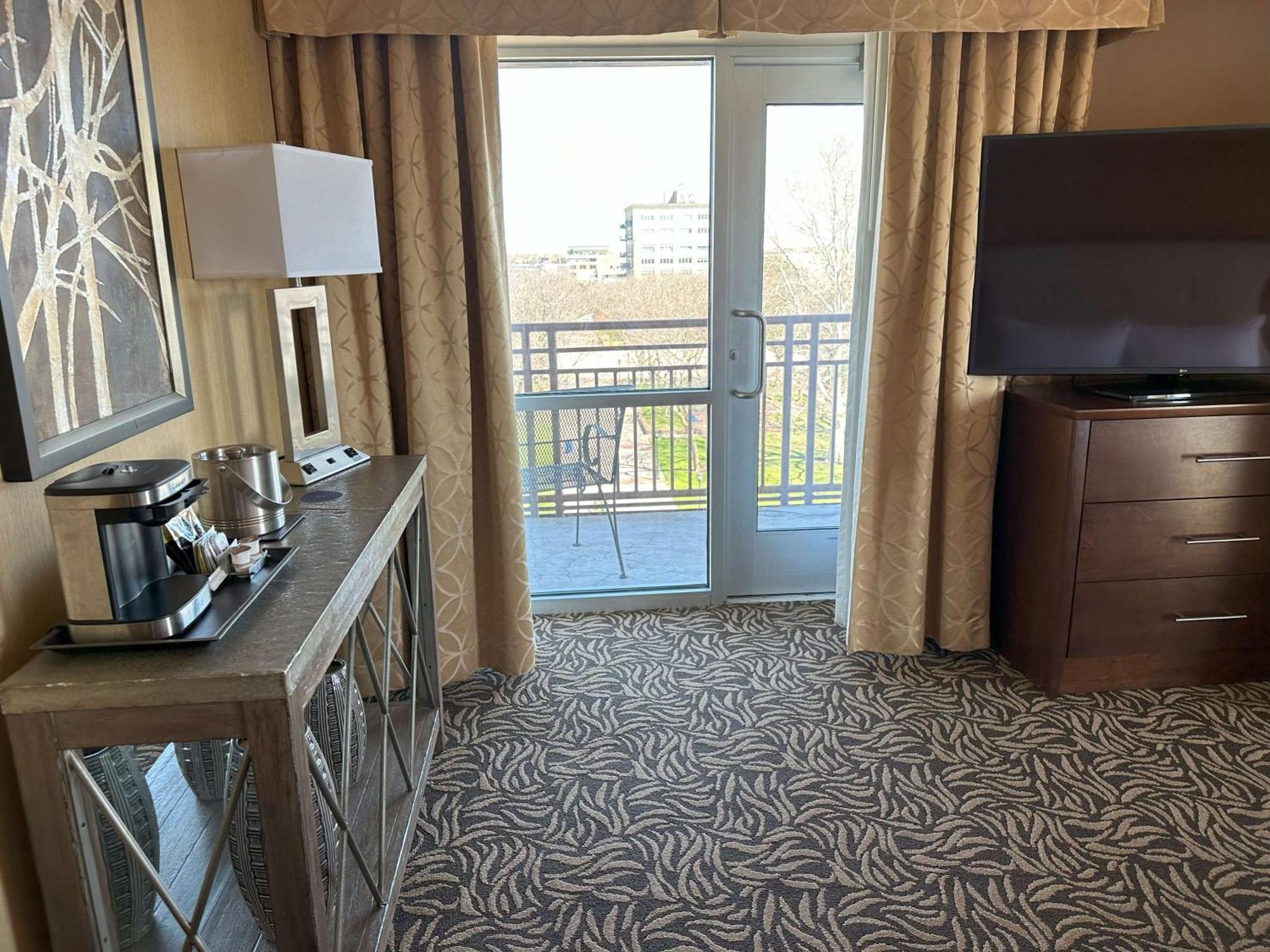 Doubletree By Hilton Bay City - Riverfront المظهر الخارجي الصورة