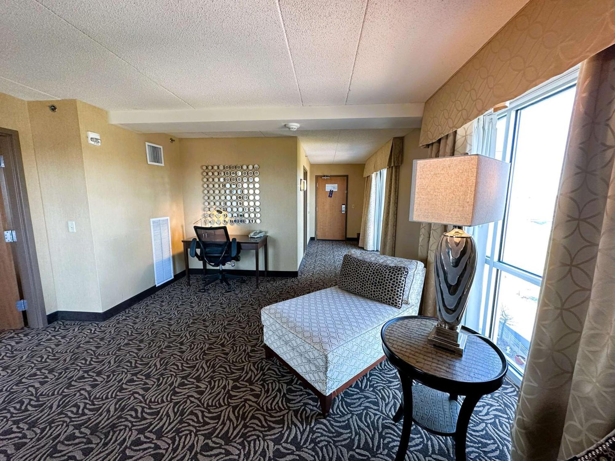 Doubletree By Hilton Bay City - Riverfront المظهر الخارجي الصورة